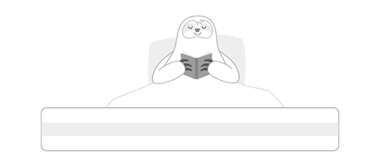 HONGi Faultier liest ein Buch im Bett